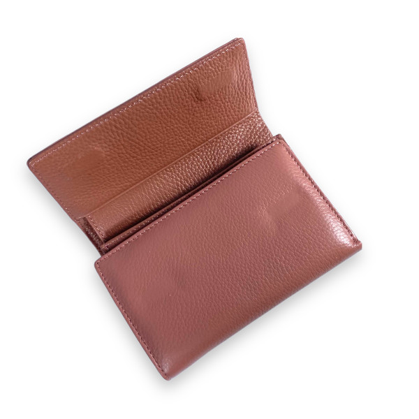 Стильный кошелек из натуральной кожи и 2 отделами для купюр Стильный кошелек из натуральной кожи и 2 отделами для купюр