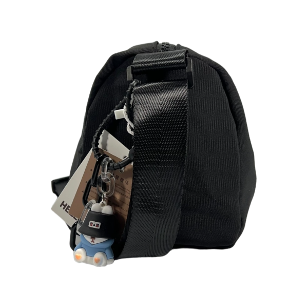 Сумка через плечо на одно отделение, стильная и современная, черная Сумка через плечо на одно отделение, стильная и современная, черная