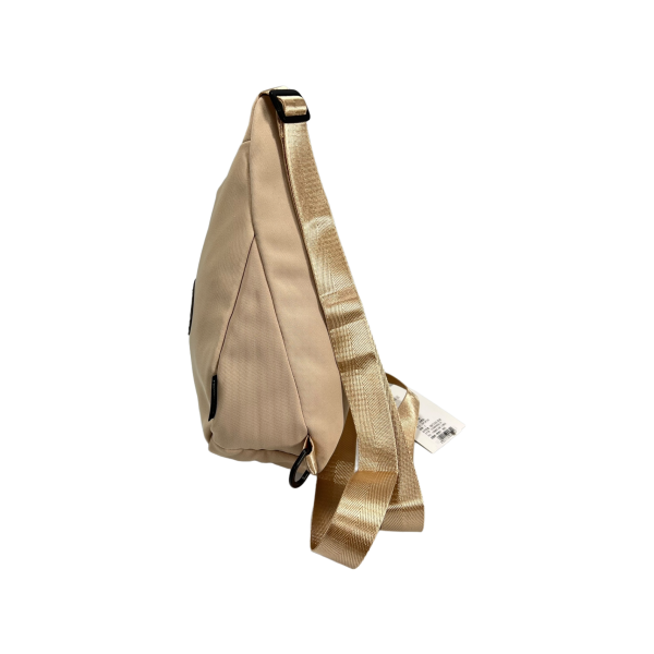 Стильная сумка-слинг на два отделения бежевого цвета Стильная сумка-слинг на два отделения бежевого цвета