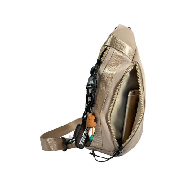 Стильная сумка-слинг на два отделения бежевого цвета Стильная сумка-слинг на два отделения бежевого цвета