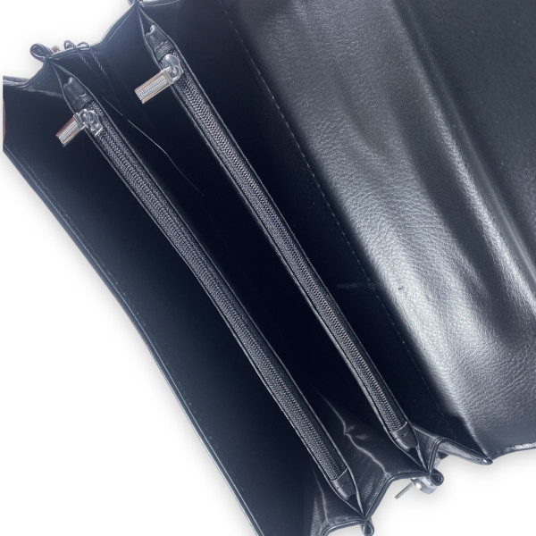 Сумка барсетка, три отделения+два на замке, фронтальные карманы, ручка, ремень, ключ, размер: 25*18*10 см черная Сумка барсетка, три отделения+два на замке, фронтальные карманы, ручка, ремень, ключ, размер: 25*18*10 см черная