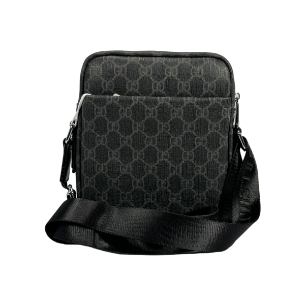 Сумка через плечо – стильный аксессуар для современного мужчины, серого цвета Сумка через плечо – стильный аксессуар для современного мужчины, серого цвета