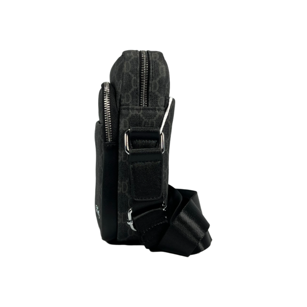 Сумка через плечо – стильный аксессуар для современного мужчины, серого цвета Сумка через плечо – стильный аксессуар для современного мужчины, серого цвета