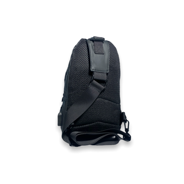 Сумка-слинг мужская, 2отделения, дополнительный карман, USB выход 9801, размер: 30*18*7 см черный Сумка-слинг мужская, 2отделения, дополнительный карман, USB выход 9801, размер: 30*18*7 см черный