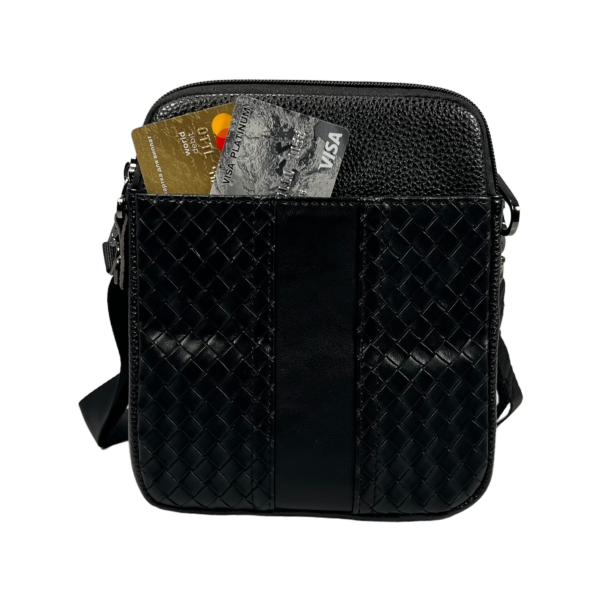 Стильная и практичная сумка-барсетка через плечо, 4 отделения, цвет черный Стильная и практичная сумка-барсетка через плечо, 4 отделения, цвет черный