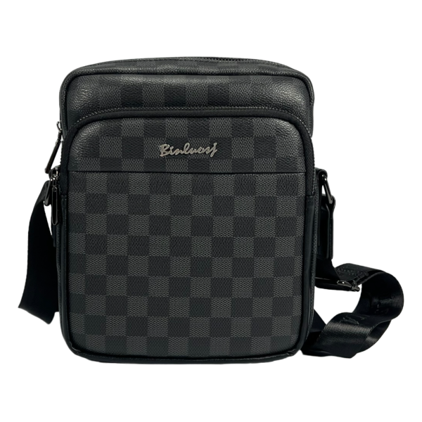 Комфортна та стильна сумка через плече, колір чорний, екошкіра, 3 відділення