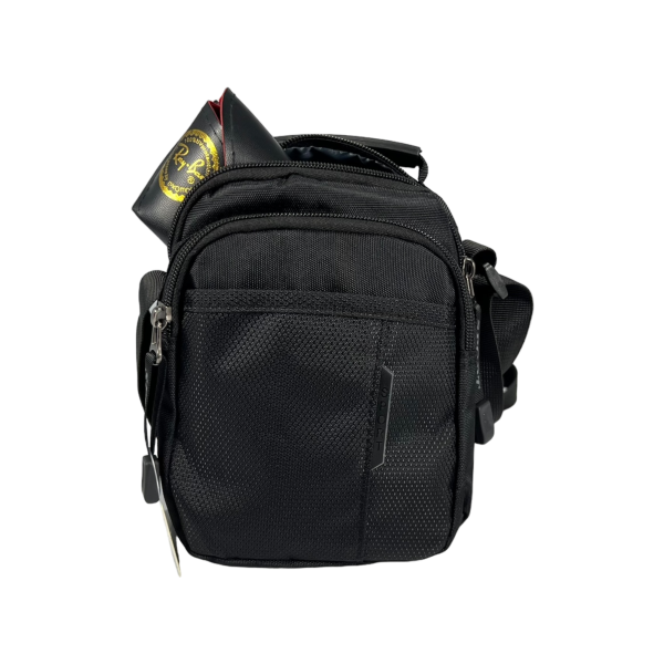 Сумка через плечо, крепкая, комфортная, четыре отделения, застежка на молнии, черная Сумка через плечо, крепкая, комфортная, четыре отделения, застежка на молнии, черная