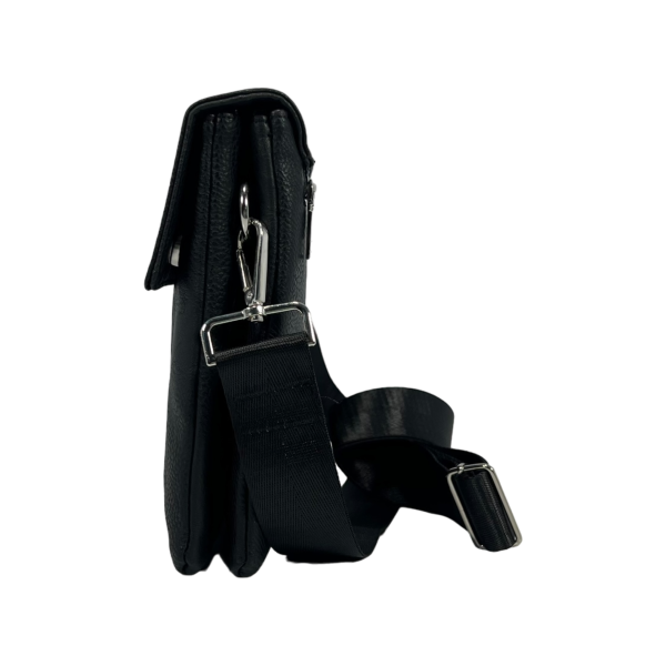 Сумка через плечо на пять отделений, 3 л, экокожа, застежка на молнии и магните, черная Сумка через плечо на пять отделений, 3 л, экокожа, застежка на молнии и магните, черная