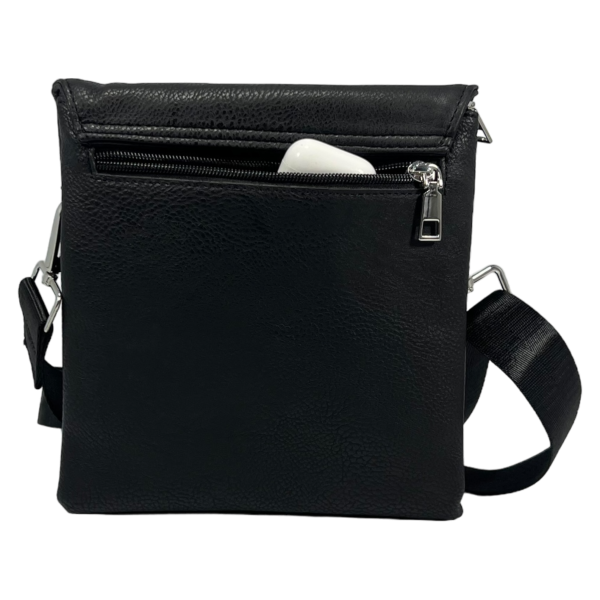 Сумка через плечо на пять отделений, 3 л, экокожа, застежка на молнии и магните, черная Сумка через плечо на пять отделений, 3 л, экокожа, застежка на молнии и магните, черная