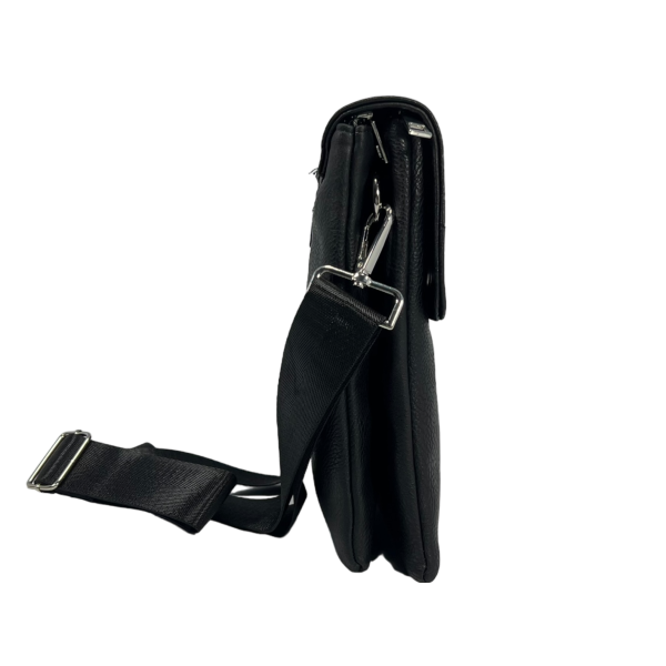 Стильная и современная сумка через плечо на четыре отделения, съемный ремень, черная Стильная и современная сумка через плечо на четыре отделения, съемный ремень, черная