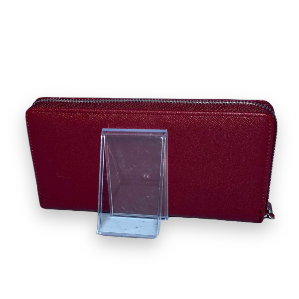 Женский клатч Saralyn экокожа 2 отделения 12 ячеек для карт размер: 20*10*2.5 см бордовый Женский клатч Saralyn экокожа 2 отделения 12 ячеек для карт размер: 20*10*2.5 см бордовый