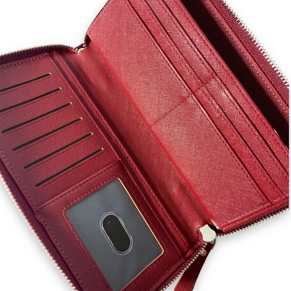 Женский клатч Saralyn экокожа 2 отделения 12 ячеек для карт размер: 20*10*2.5 см бордовый Женский клатч Saralyn экокожа 2 отделения 12 ячеек для карт размер: 20*10*2.5 см бордовый