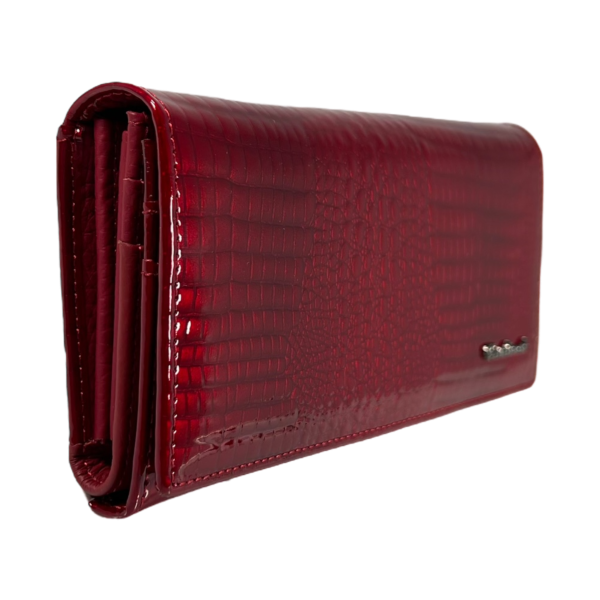 Кожаный женский кожаный, красный, с кнопочной застежкой Кожаный женский кожаный, красный, с кнопочной застежкой