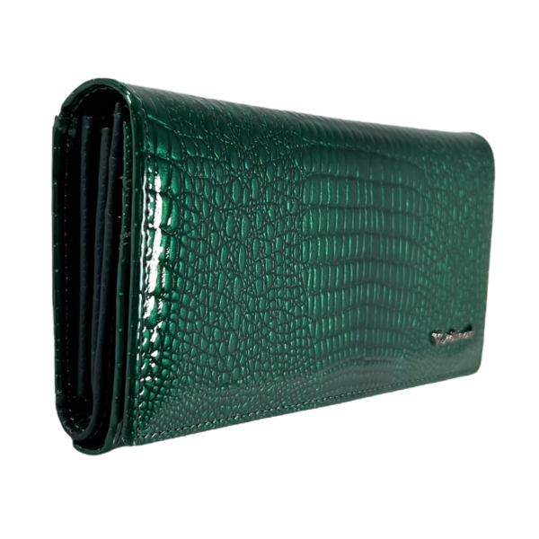 Лакированный кожаный кошелек зеленого цвета с картхолдером Лакированный кожаный кошелек зеленого цвета с картхолдером