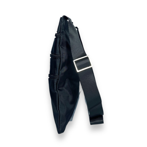 Сумка через плечо , три фронтальных кармана на молнии, черная