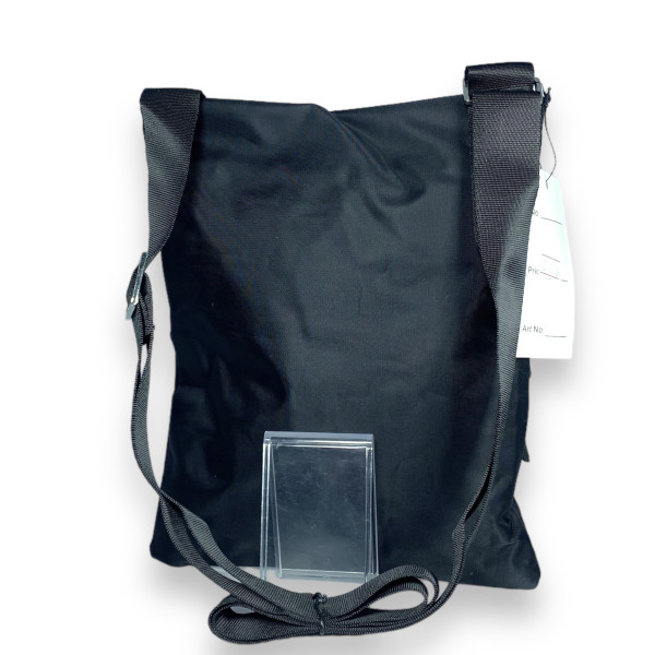 Сумка через плечо , три фронтальных кармана на молнии, черная