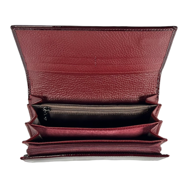 Стильный женский кошелек кожаный, бордовый, с кнопочной застежкой Стильный женский кошелек кожаный, бордовый, с кнопочной застежкой