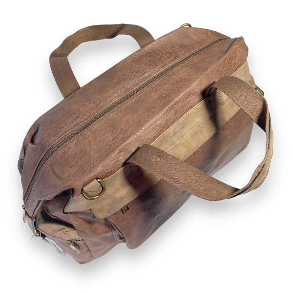 Сумка дорожная David Jones, одно отделение, один фронтальный карман, съемный ремень, размер 55*32*15см коричневая Сумка дорожная David Jones, одно отделение, один фронтальный карман, съемный ремень, размер 55*32*15см коричневая