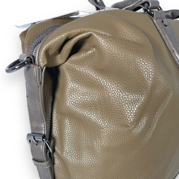 Сумка дорожная David Jones, одно отделение, три внутренних кармана, съемный ремень, размер: 50*33*21 см, хаки Сумка дорожная David Jones, одно отделение, три внутренних кармана, съемный ремень, размер: 50*33*21 см, хаки