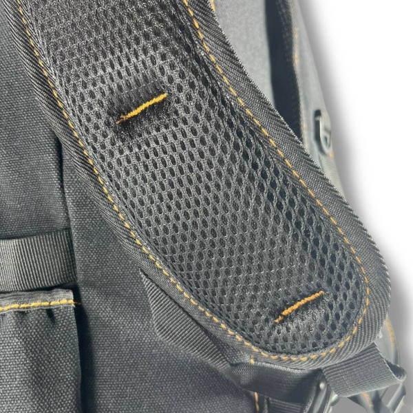 Чоловічий міський рюкзак з кишенею для ноутбука, практичний та зручний, чорний 