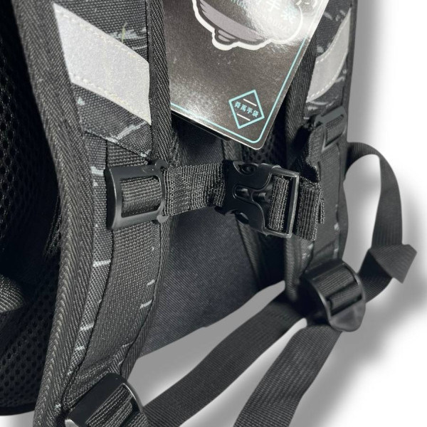 Школьный рюкзак для мальчиков с принтом Машина, вместительная и легкая, пенал в комплекте Школьный рюкзак для мальчиков с принтом Машина, вместительная и легкая, пенал в комплекте