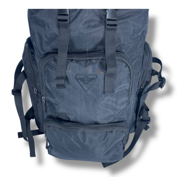 Туристический водоотталкивающий рюкзак для путешествий черного цвета на 45 л