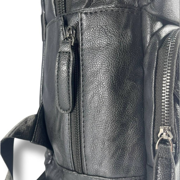 Вместительный и удобный женский рюкзак с отделением для ноутбука