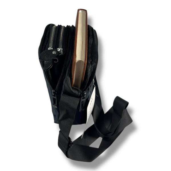 Стильная сумка через плечо, синяя, компактная и удобная Стильная сумка через плечо, синяя, компактная и удобная