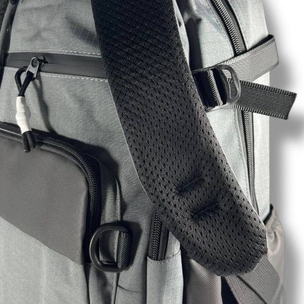 Стильний і практичний шкільний рюкзак, темно-сірий, водонепроникий, на 2 відділення Стильний і практичний шкільний рюкзак, темно-сірий, водонепроникий, на 2 відділення