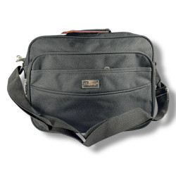 Вместительная и стильная сумка с карманом для ноутбука, черная, 9 л Вместительная и стильная сумка с карманом для ноутбука, черная, 9 л