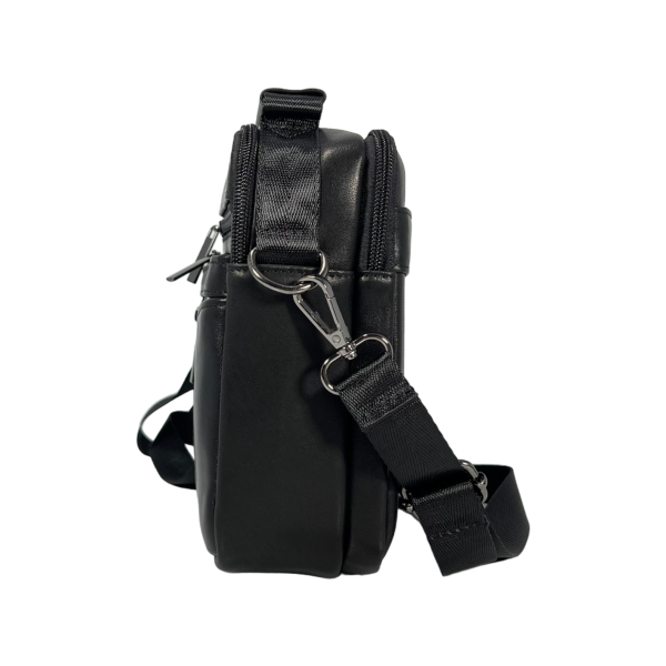 Стильная и функциональная сумка через плечо, кожаная, черная Стильная и функциональная сумка через плечо, кожаная, черная