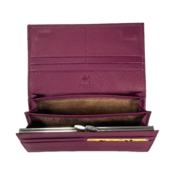 Кожаный женский кожаный, фиолетовый, с застежкой на молнии Кожаный женский кожаный, фиолетовый, с застежкой на молнии