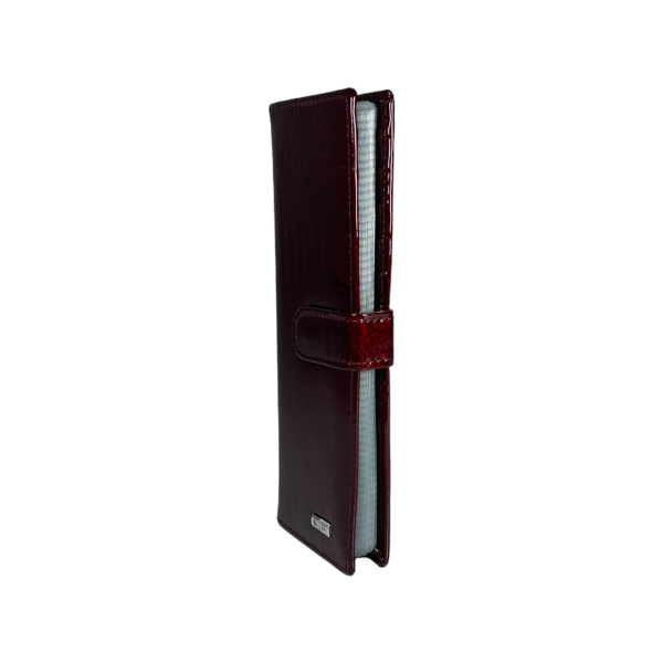 Визитница из лакированной искусственной кожи, бордовая. Визитница из лакированной искусственной кожи, бордовая.