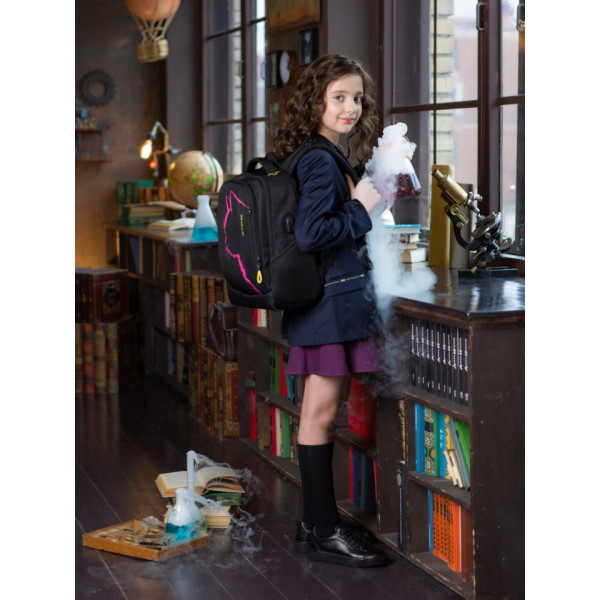 Школьный рюкзак для подростков с USB-слотом, 2 отделения, черный, 16 л, принт Котик, пенал в комплекте Школьный рюкзак для подростков с USB-слотом, 2 отделения, черный, 16 л, принт Котик, пенал в комплекте