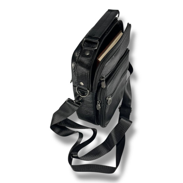 Кожаная сумка через плечо, одно отделение, три фронтальных кармана, черная Кожаная сумка через плечо, одно отделение, три фронтальных кармана, черная