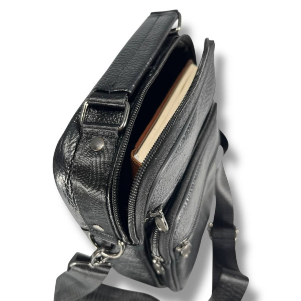 Кожаная сумка через плечо, одно отделение, три фронтальных кармана, черная Кожаная сумка через плечо, одно отделение, три фронтальных кармана, черная