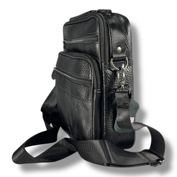 Кожаная сумка через плечо, одно отделение, три фронтальных кармана, черная Кожаная сумка через плечо, одно отделение, три фронтальных кармана, черная