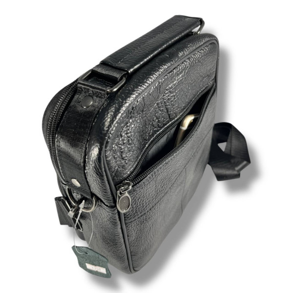 Кожаная сумка через плечо, одно отделение, три фронтальных кармана, черная Кожаная сумка через плечо, одно отделение, три фронтальных кармана, черная