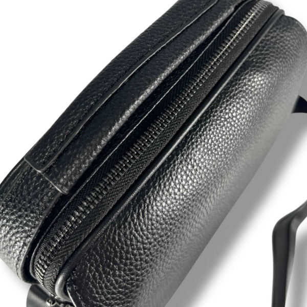 Мужская кожаная сумка через плечо на 1 отделение, черная, стильная и вместительная Мужская кожаная сумка через плечо на 1 отделение, черная, стильная и вместительная