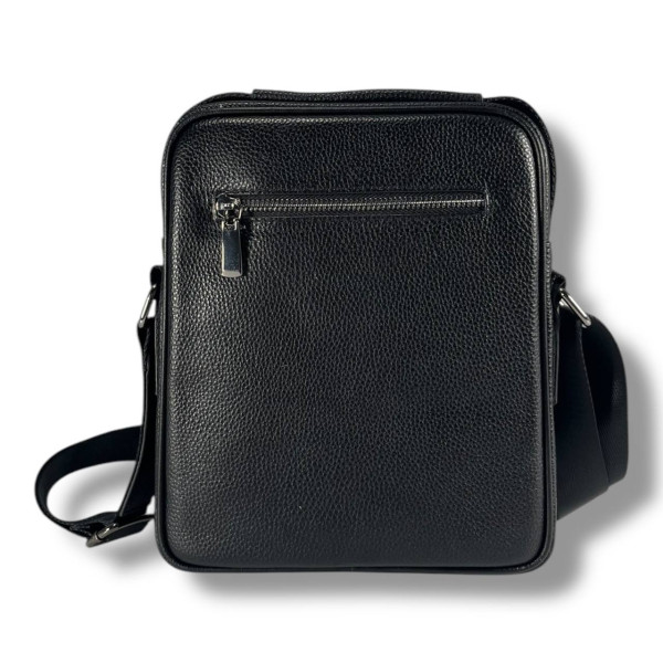 Мужская кожаная сумка через плечо на 1 отделение, черная, стильная и вместительная Мужская кожаная сумка через плечо на 1 отделение, черная, стильная и вместительная