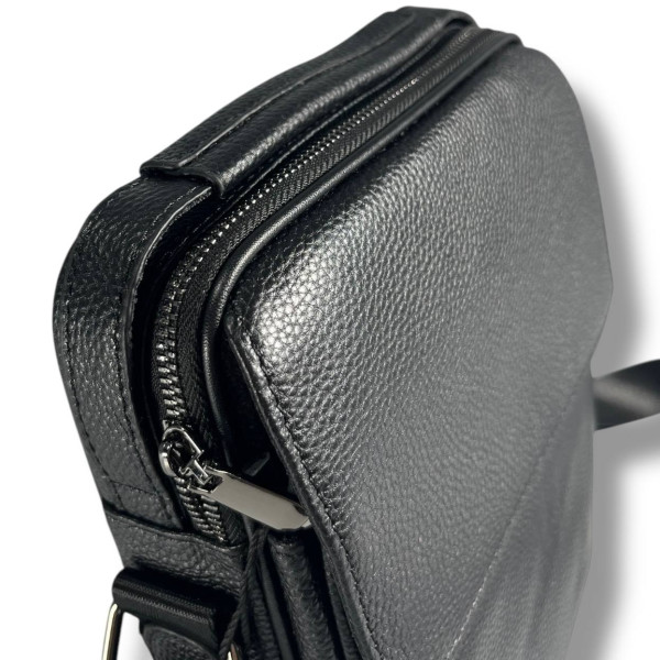 Мужская кожаная сумка через плечо на 1 отделение, черная, стильная и вместительная Мужская кожаная сумка через плечо на 1 отделение, черная, стильная и вместительная