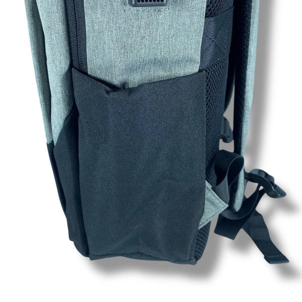 Універсальний міський рюкзак водовідштовхувальний з відділенням для ноутбука 21 л Універсальний міський рюкзак водовідштовхувальний з відділенням для ноутбука 21 л