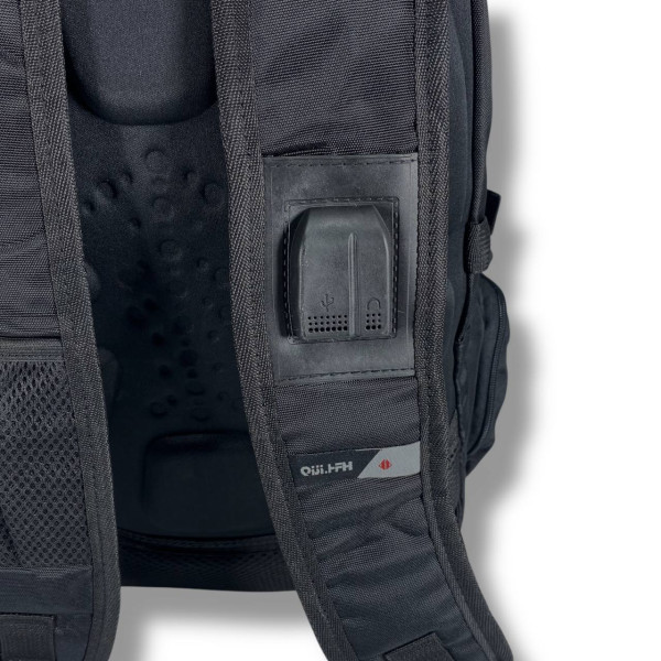 Міський рюкзак з кодовим замком водовідштовхувальний 30 л об'єму та відділення для ноутбука до 15"