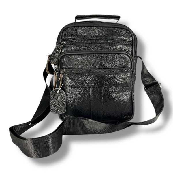 Кожаная сумка через плечо на одно отделение, три фронтальных кармана, черная