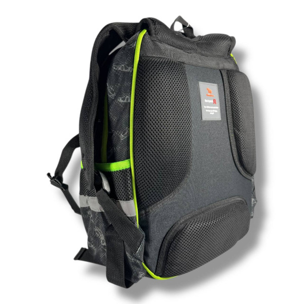 Шкільний рюкзак для хлопчика з принтом Спорткар, каркасний та місткий, 22 л