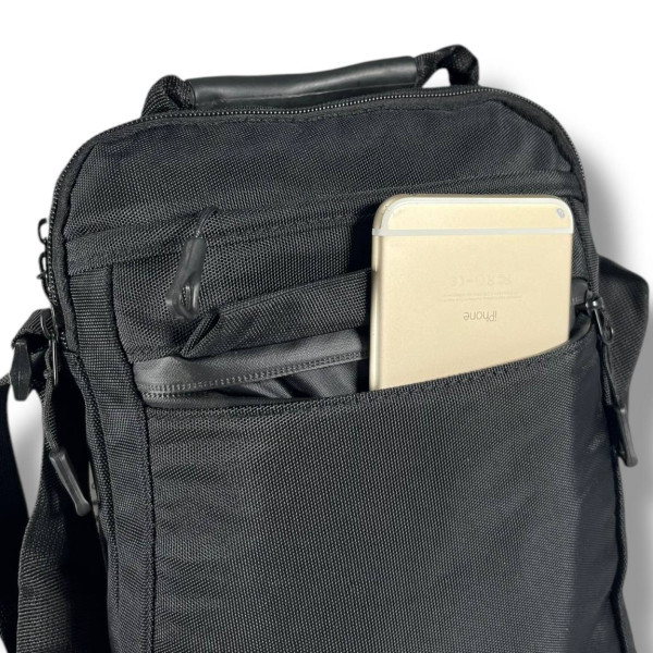 Стильная и удобная мужская сумка через плечо, черная, 4 л Стильная и удобная мужская сумка через плечо, черная, 4 л