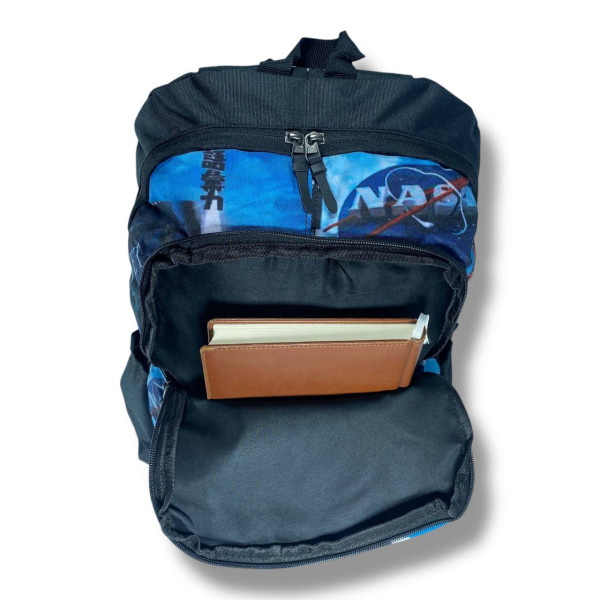 Міський рюкзак водовідштовхувальний чорний з принтом наса є відділення для ноутбука (до 15.4")