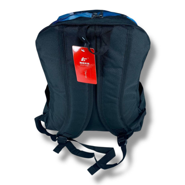 Міський рюкзак водовідштовхувальний чорний з принтом наса є відділення для ноутбука (до 15.4")