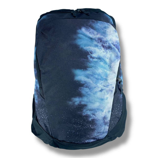 Міський рюкзак водовідштовхувальний чорний з принтом океана є відділення для ноутбука (до 15.4")