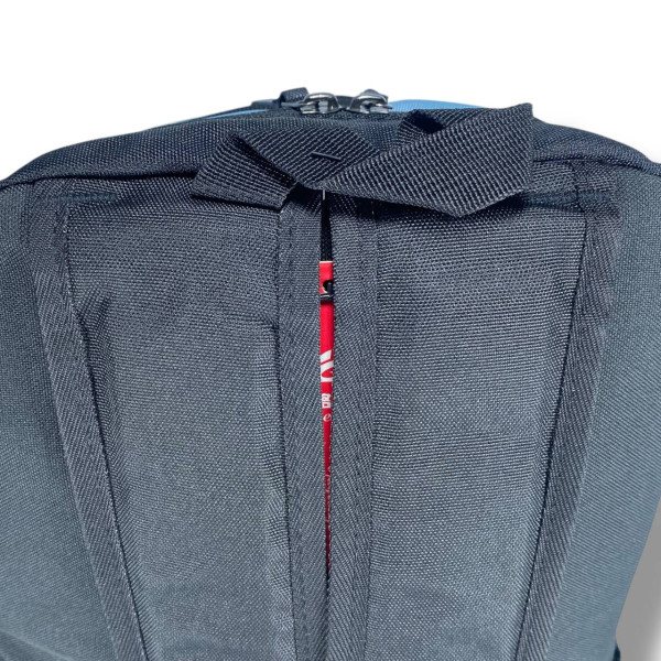 Міський рюкзак водовідштовхувальний чорний з принтом є відділення для ноутбука (до 15.4")